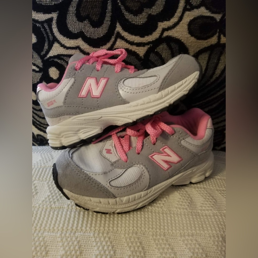 New Balance Kids Gray and Pink Lace-Up Sneakers